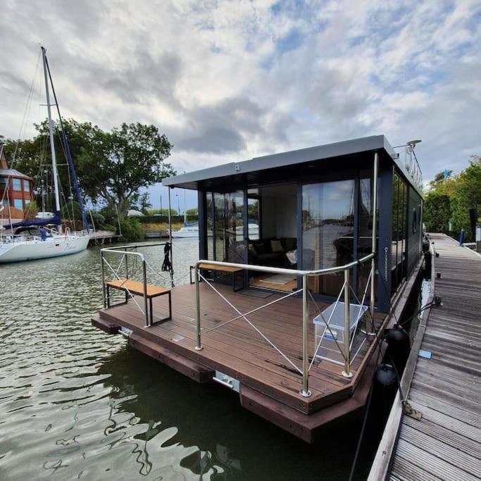 Modern, Brand New Houseboat Near Amsterdam Ξενοδοχείο Monnickendam Εξωτερικό φωτογραφία