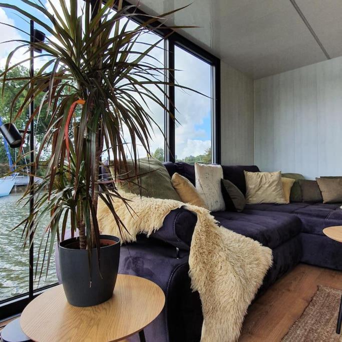 Modern, Brand New Houseboat Near Amsterdam Ξενοδοχείο Monnickendam Εξωτερικό φωτογραφία