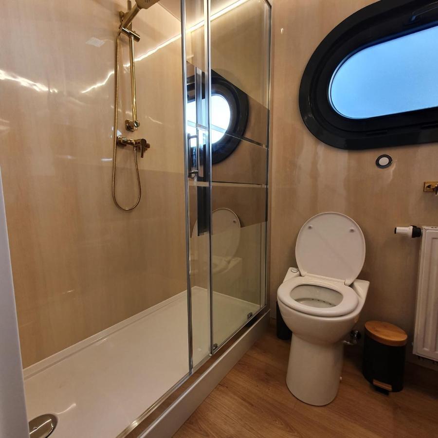 Modern, Brand New Houseboat Near Amsterdam Ξενοδοχείο Monnickendam Εξωτερικό φωτογραφία